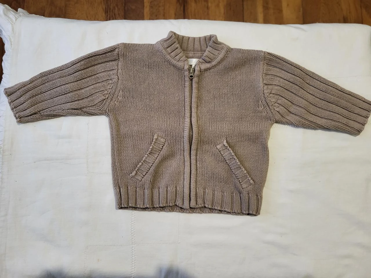 1 pull zippé poche à l'avant garçon 3 mois